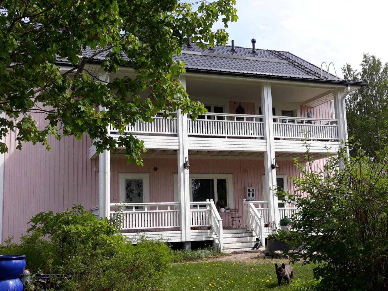 Wanha Neuvola Guesthouse Pieksamaki Exterior photo